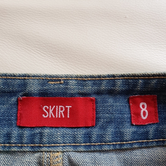Levi's denim mini skirt - Picture 4 of 6